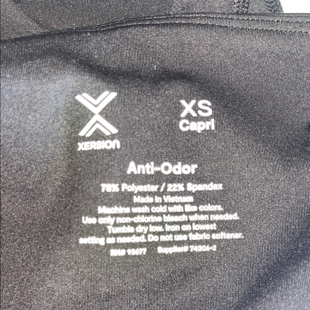 Xersion black XS Capri with pockets - Picture 4 of 4
